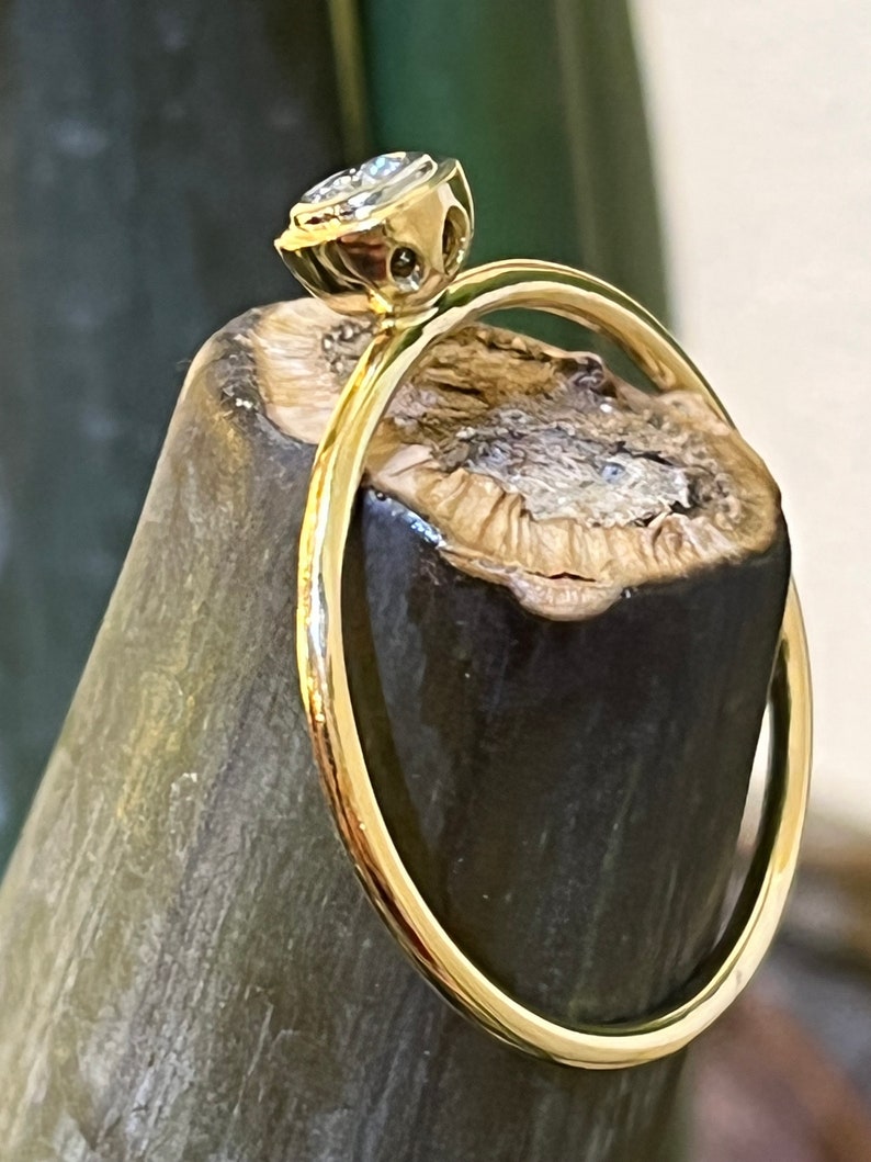 Yellow gold ring 750, with setting plate 960 with diamond 0.10 image 4