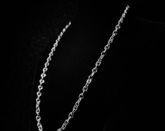 Charming silver necklace by Peter Erker (item no. SK01)