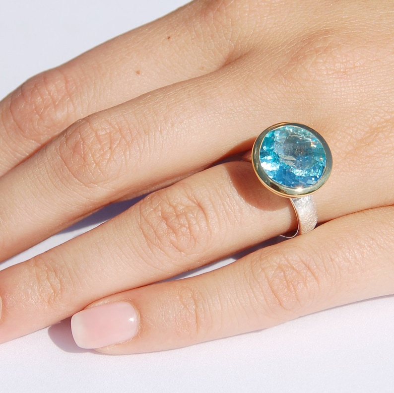 Elegant topaz ring: radiant beauty image 6