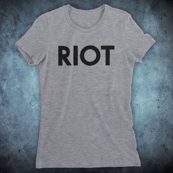 Fitted Ladies Mac RIOT Always Sunny in Philadelphia T-shirt mens womens Tee