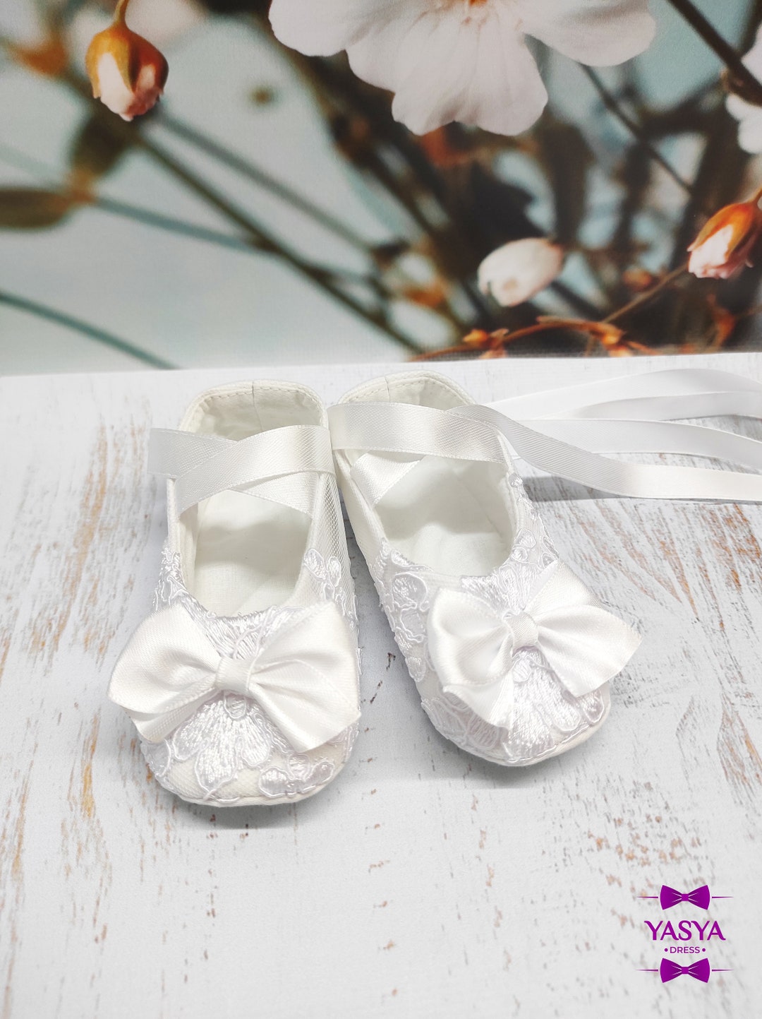 Little Girls White Flower Ankle Strap Leather Baptism Dress Shoes 5-6 Toddler main image 1