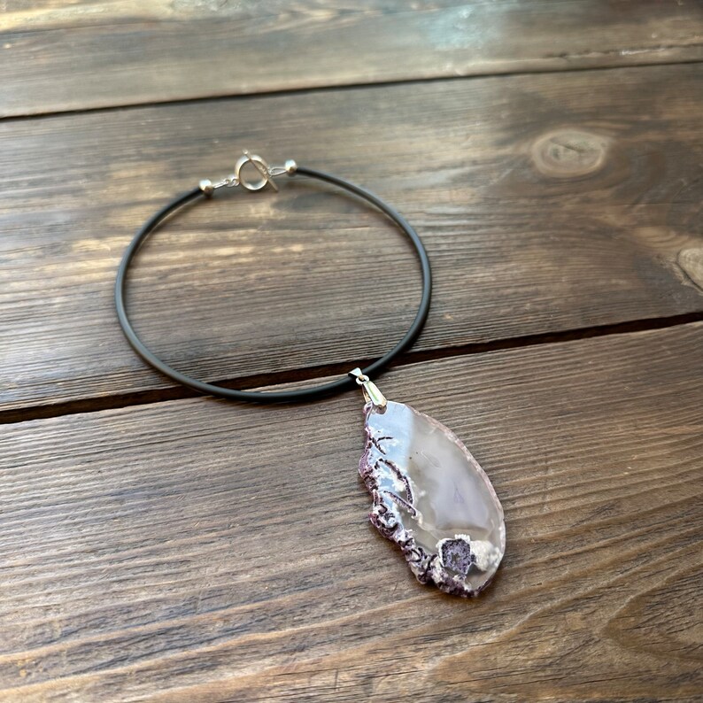 Agate slice necklace, Large stone pendant, Boho gemstone jewelry, Purple statement choker, Summer necklace for women, 30th birthday gift image 3