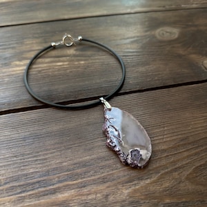 Agate slice necklace, Large stone pendant, Boho gemstone jewelry, Purple statement choker, Summer necklace for women, 30th birthday gift image 2