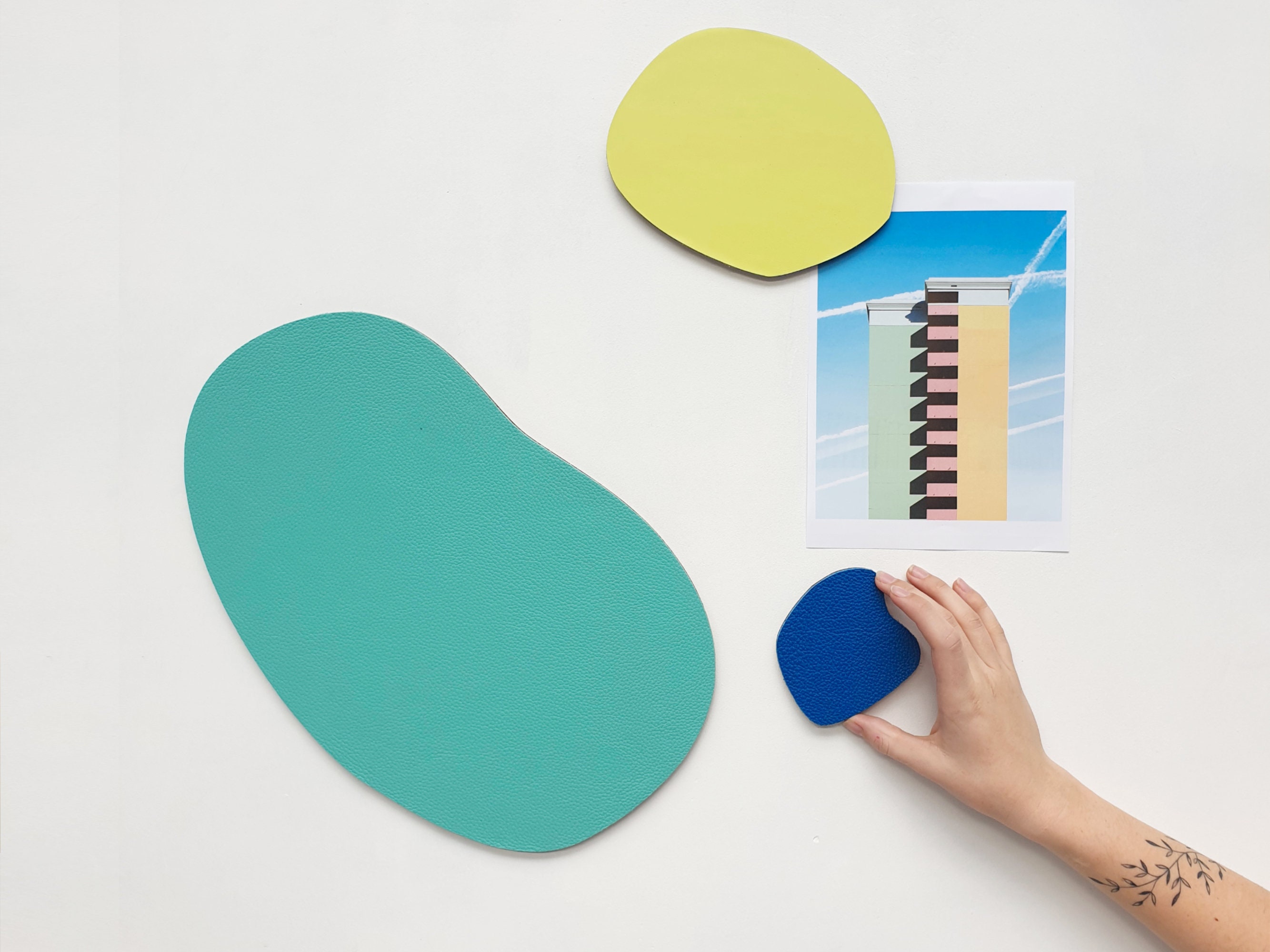 Tableau Colorée/Palette de Couleurs en Cuirs Recyclés. Décorez Votre Mur Salon Sans Faire Trou ou Dé