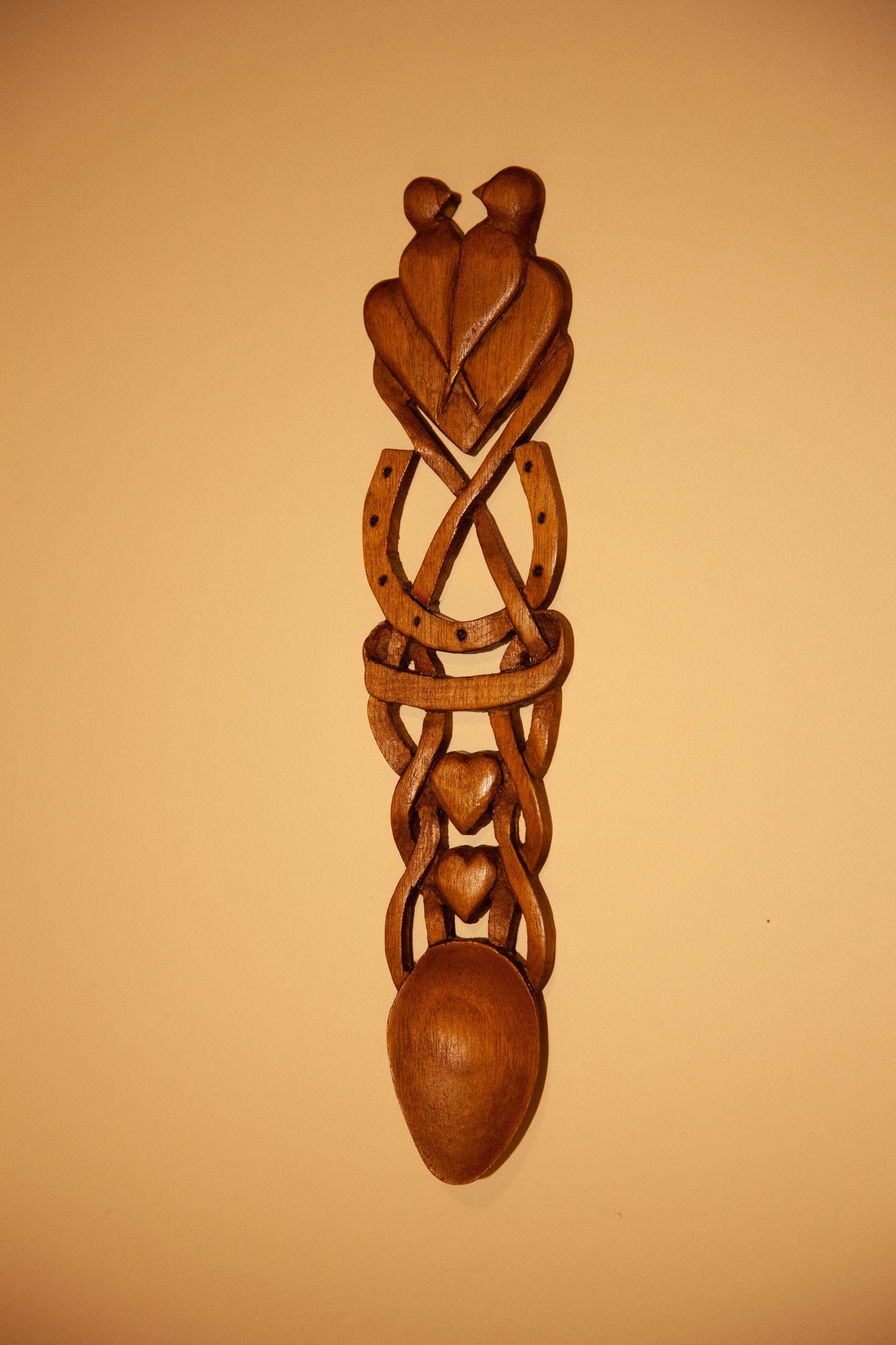 Grande Cuillère En Amour Galloise Sculptée à La Main, 21 Pouces, Fers à Cheval Et Boules En Cage