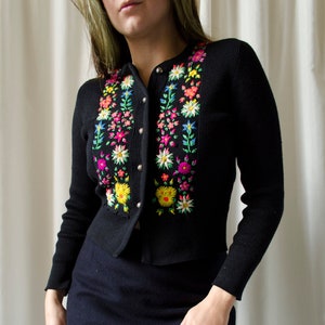 80s handknit embroidered cardigan vintage black floral cardigan, tyrol cardigan, austrian wool cardigan, trachten folk sweater XS S image 2