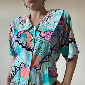 80s vintage blue lace collar blouse | Colorful retro print blouse, peter pan collar blouse, statement collar blouse, big collar | S - L