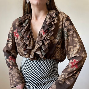 Vintage Rüschen Blumenbluse, braune Bluse mit Blumendruck und Rüschenfront | S - L