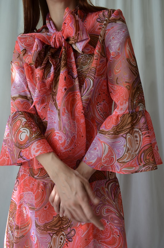 VINTAGE 60s 70s PINK BLUE PSYCHEDELIC ACANTHUS FLORAL PETER PAN COLLAR DRESS 10 main image 0