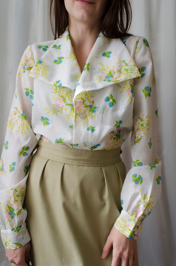 70s white floral blouse | Vintage big collar blous