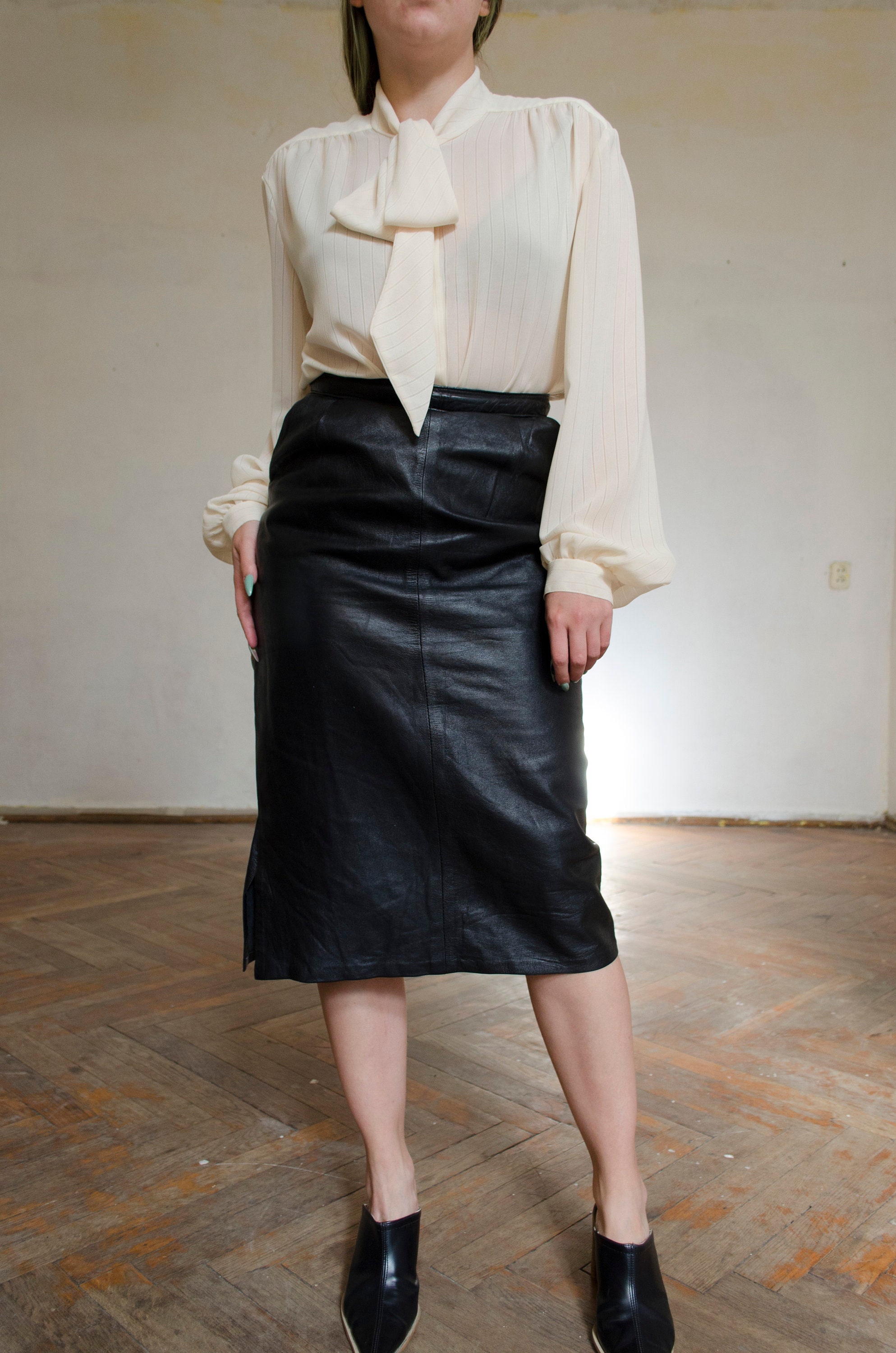 Vintage Guy Laroche leather skirt – IndigoStyle Vintage