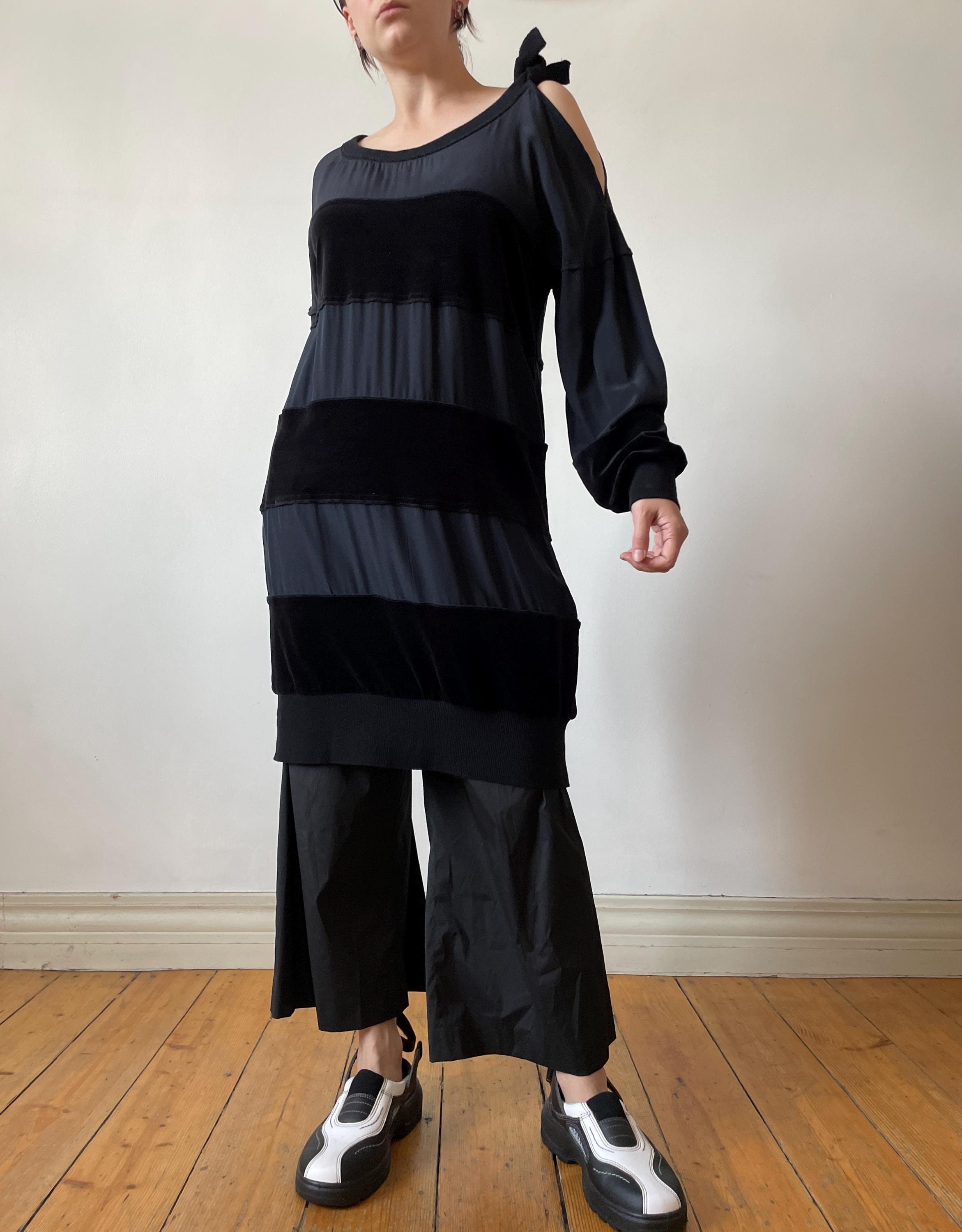 Robe Sonia Rykiel En Velours Ras Noir - Taille 40fr - Motif Lèvres Rouges - Occasion Très Bon état