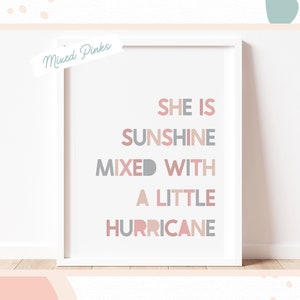 Ella es SUNSHINE mezclado con un poco de HURACÁN (bloque) - Arte de pared para niños, Dormitorio, Sala de juegos / Decoración de guardería, Impresión de adolescente