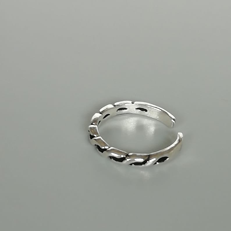Twisted silver toe ring Toe band TCC Sterling silver toe band Minimalist toe ring Bohemian jewelry Body jewelry