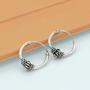 Kleine Bali Creolen | 12 mm Silber Creolen | Gedrehte Drahtreifen | Ethnische Reifen | Ohrlöcher | Minimalistische Creolen | Silberohrringe | E50