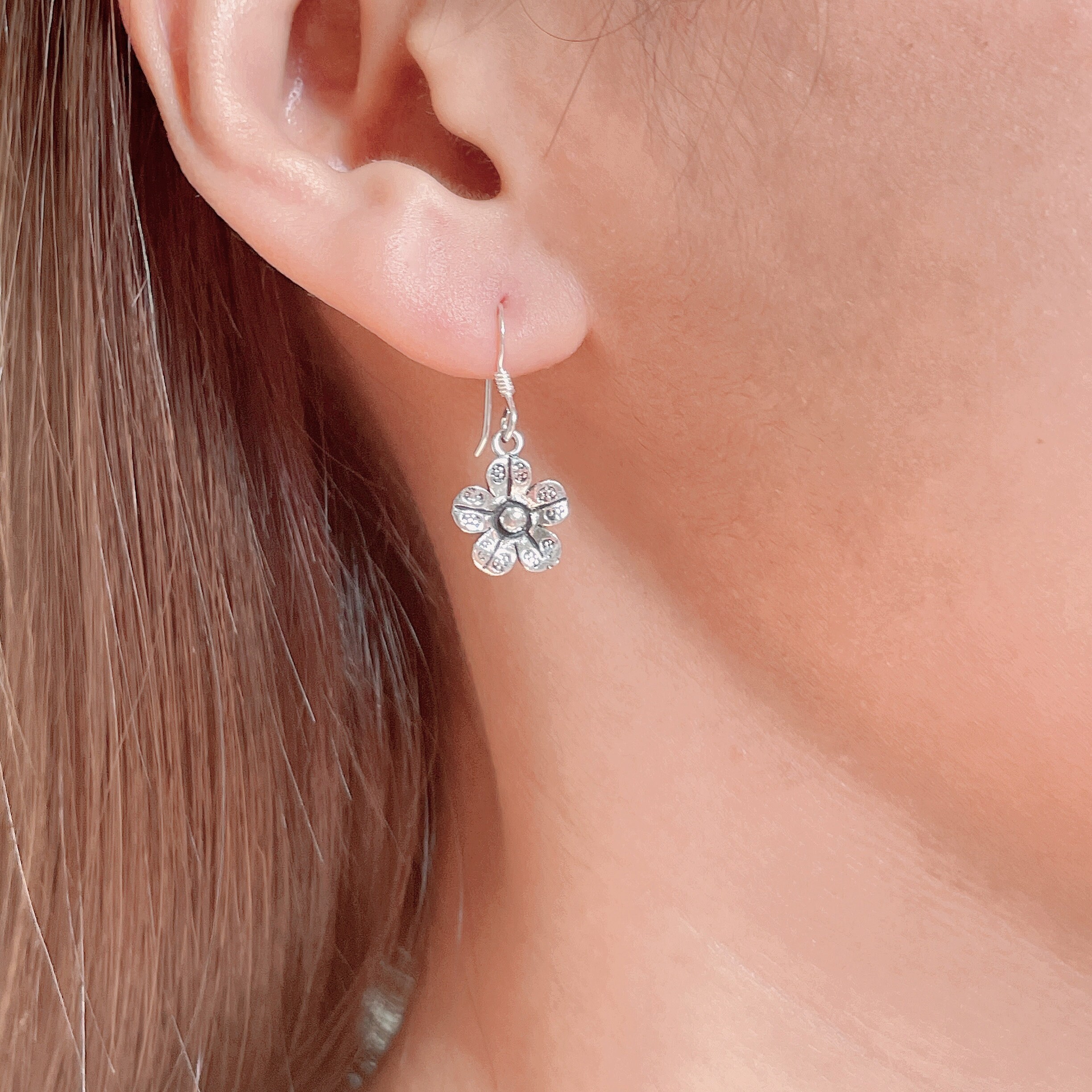 [KATENKELLY] 925Silver☆Tiny Flower Earrings il_fullxfull.3357278784_b8mz.jpg
