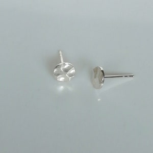 Silver studs | Hammered Studs | Round ear studs | Silver jewelry | Silver accessories | Silver ear studs | E27S