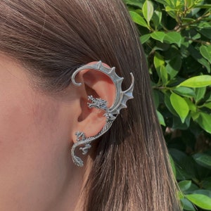 Sterling silver dragon ear climber | GOT ear creeper | Punk jewelry | Fantasy ear climber | Dragon earring | Ear climber | E987