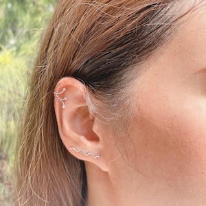 Zig zag silver ear climber | Zigzag ear creeper | 925 silver climber | Minimalist jewelry | Ear climber | Bohemian gift | E709