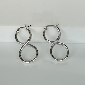 Infinity hoops | Silver hoops | Eight shaped earring | Simple hoops | Ear piercings | Minimalist hoops | Silver jewelry | E222