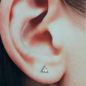 Tiny dots ear studs | Triangle silver earrings | Piercing ear stud | Cartilage studs | Minimalist studs | Affordable gifts | E411