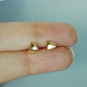 Gold triangle ear studs | Gold plated earrings | Cartilage earrings | Sterling silver jewelry | Minimalist | Body piercing studs | E433g