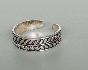 Laurel wreath toe ring | Sterling silver toe ring | Bohemian jewelry | 925 Body jewelry | Minimalist toe ring | Roman toe ring | TNN