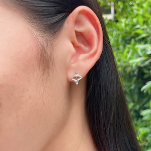 Sterling silver lips hoop | Huggie hoops | Cartilage hoops | Bohemian hoops | Unisex ear hoops | Minimalistic cuff | E995