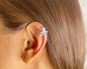Sterling silver frog ear climber | No piercing ear clip | Bohemian and minimalist punk cuff | Cartilage jewelry | E878