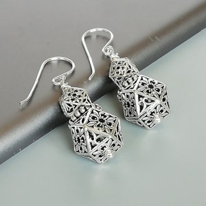 Brain Earrings For Women - Fun Psychology Themed Dangler Jewelry For Neurologists