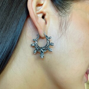 Sterling silver skull hoops | Chunky punk hoops | Bohemian hoops | Spooky earrings | Skull earrings | Hippie steampunk | E975