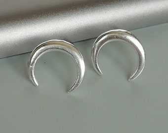 Crescent ear stud | Sterling silver celestial earrings | Moon phase studs | Bohemian earrings | Silver jewelry | EBAS