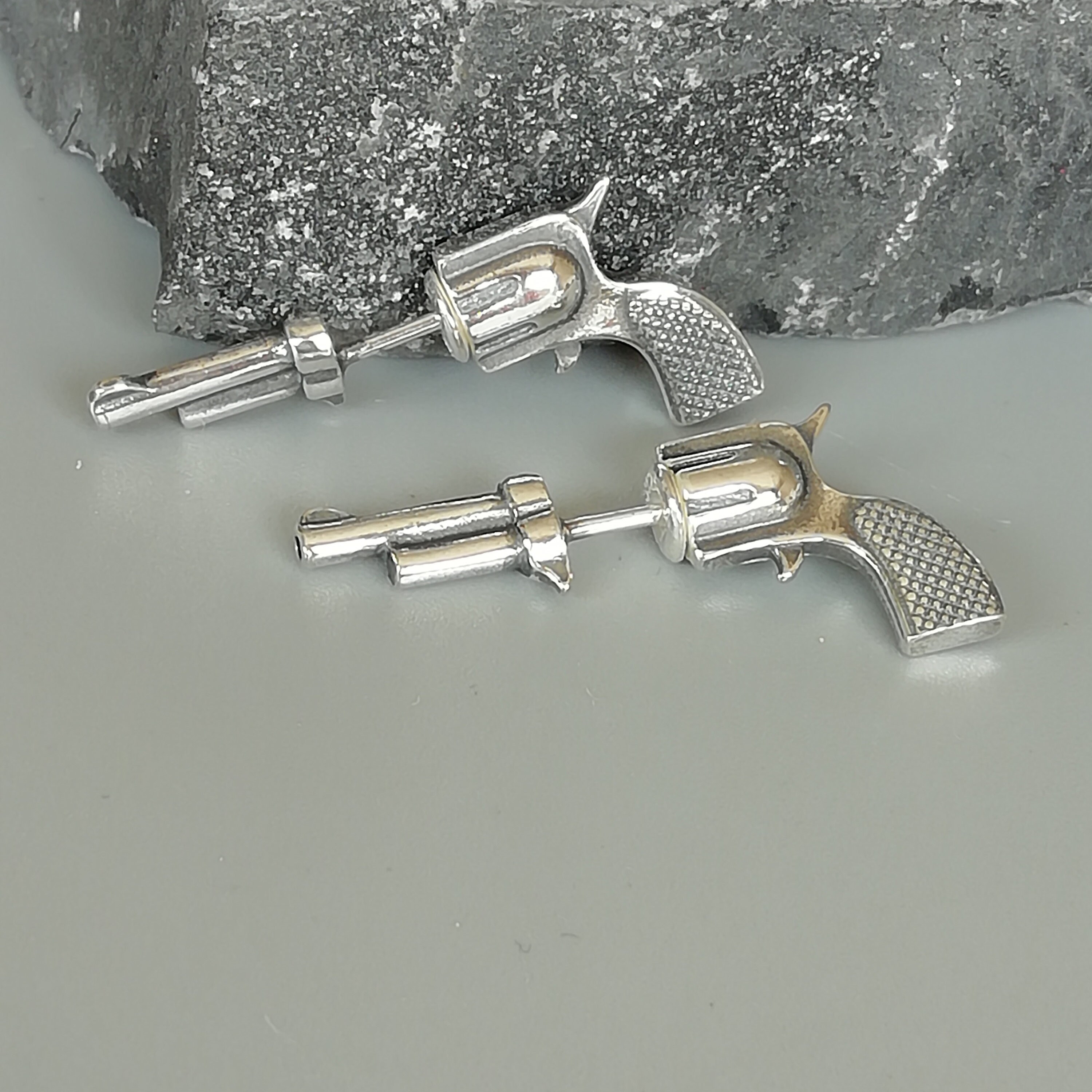 Orecchini A Borchia Cowboy Pistola In Argento Sterling – Nuovi Con Etichette