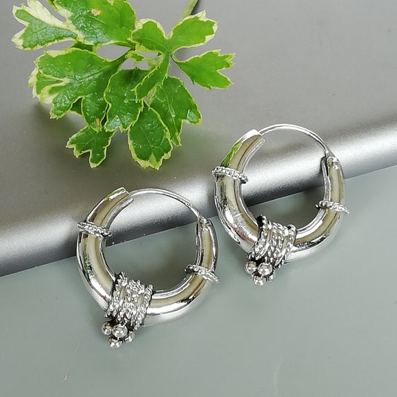[TATIANA] 韓国☆SILVER925☆Cubic ribbon hoop Earring Designer fashion, Seoul-fully created | W Concept