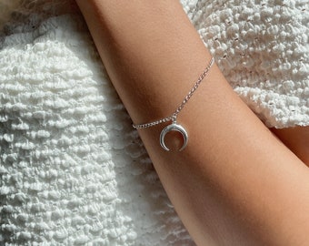 Crescent moon bracelet | Sterling silver charm bracelet | Celestial charm | Boho bracelet | Wrist jewelry | Wanderlust bracelet | BAB