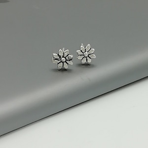 Flower ear studs |  Tiny studs | Delicate studs | Flower earrings | Silver jewelry | Sterling silver ear studs | Small studs | E156