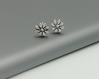 Flower ear studs |  Tiny studs | Delicate studs | Flower earrings | Silver jewelry | Sterling silver ear studs | Small studs | ESBR