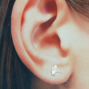 Silver ginkgo biloba ear studs | Delicate ear stud | Cartilage studs | Tragus studs | Sterling silver boho jewelry | EAAL