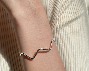 Bracciale rigido ondulato in argento sterling 925, bracciale rigido