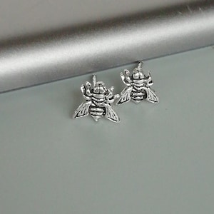 Bee earrings | Sterling silver ear studs | Bohemian earrings | Bee cartilage studs | Tragus studs | Bumble bee studs | E722