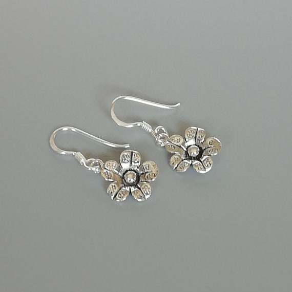 [KATENKELLY] 925Silver☆Tiny Flower Earrings Sterling Silver Tiny Flower Wreath Stud Earrings - Opal Blue
