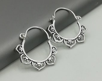 Indian hoops | Silver ear hoops | Ethnic ear hoop | Circle hoops | Ear piercings | Bohemian earrings | Silver jewelry | ESLN