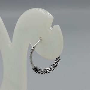 Ethnic Bali hoops | 16 mm silver hoops | Tribal hoop earrings | Ear piercings | Minimalist hoops | Silver ear hoops | E92