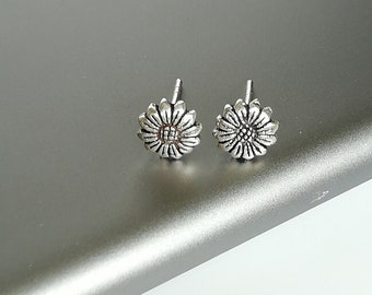 Flower ear studs |  Tiny studs | Delicate studs | Flower earrings | Silver jewelry | Sterling silver ear studs | Small studs | ESBA