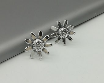 Sun flower ear studs | Floral studs | Flower earrings | Pretty silver jewelry | Sterling silver ear studs | ESIN