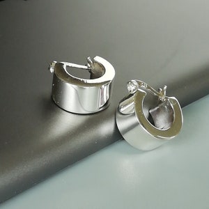 Thick huggie hoops | 14 mm silver hoops | Silver jewelry | Minimalist hoops | Everyday ear hoops | Chunky hoops |  E1086