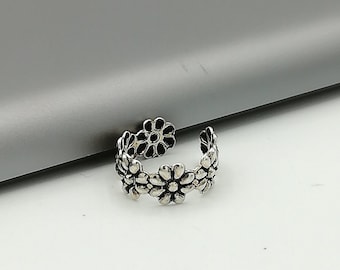 Sterling silver ear cuff | Daisies ear cuff  | No piercing cuff | Bohemian Cuff | Flower cuff | Unisex ear cuff | Minimalistic cuff | EIT