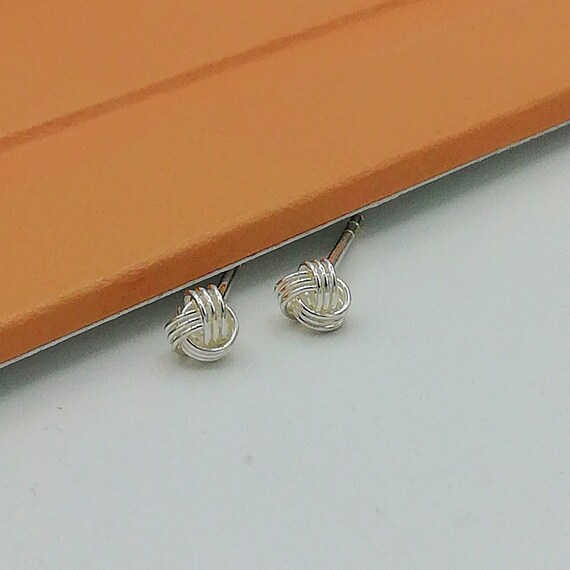 Orecchini A Nodo D’Amore In Argento Sterling 925 – 4mm – Ipoallergenici – Confezione Regalo Philip Jones - 4