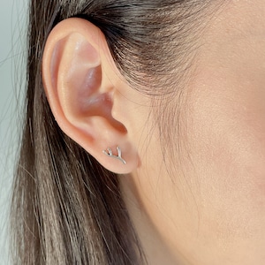 Silver antler earrings | Sterling silver ear studs | Minimalist jewelry | Delicate ear studs | Antler earrings | E422s