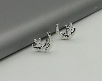 Moon and star studs |  Man on moon ear stud | Tiny silver earrings | Celestial earrings | Silver jewelry | Silver ear studs | ESCL